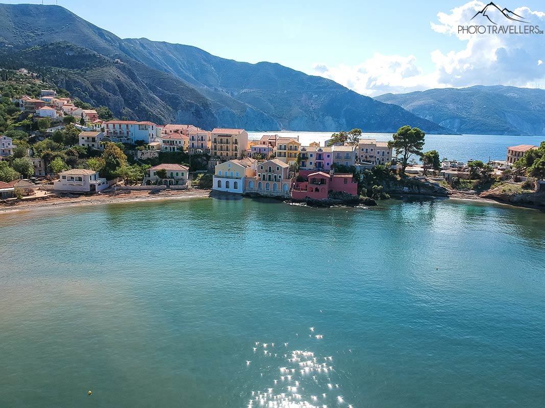 Der Blick auf den wunderschönen Küstenort Asos auf Kefalonia