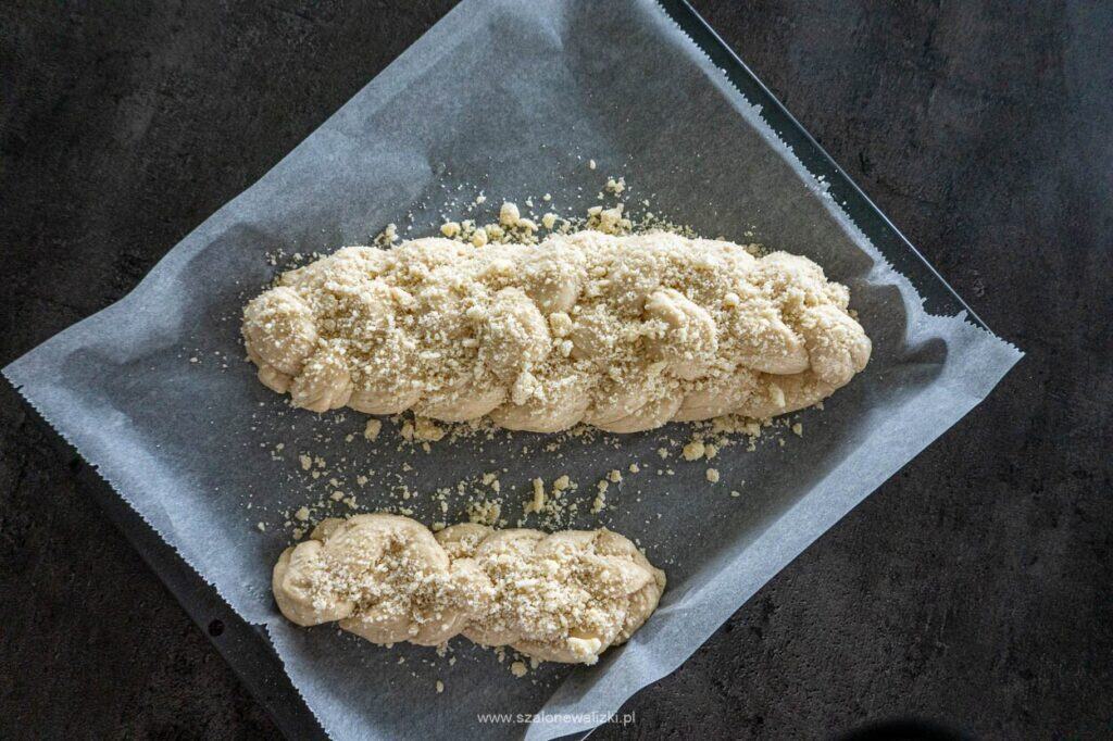 chałka przygotowana do pieczenia