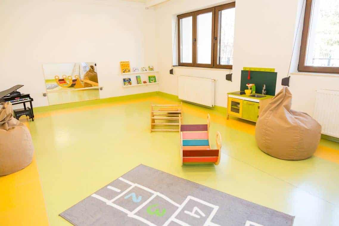 loc de joaca 2 interior Leapsa Locuri de Petreceri in Aer Liber pentru Copii Bucuresti