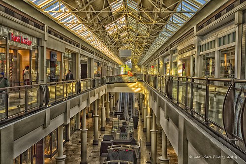 La importancia de la acción, la metáfora del centro comercial