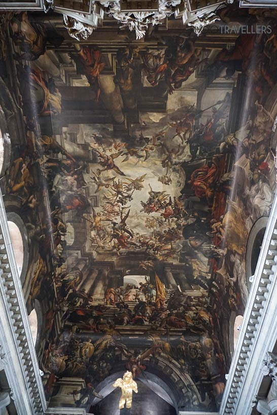 Das imposante Deckengemälde in der Kirche San Pantalon in Venedig
