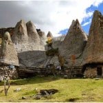 sat-din-peru-castelul-de-lut-valea-zanelor sat-din-peru-castelul-de-lut-valea-zanelor
