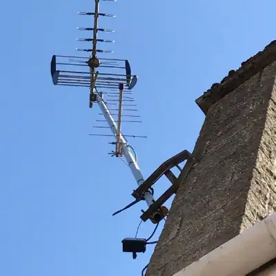 Image of aerial falling off chimney TV Aerial falling off chimney