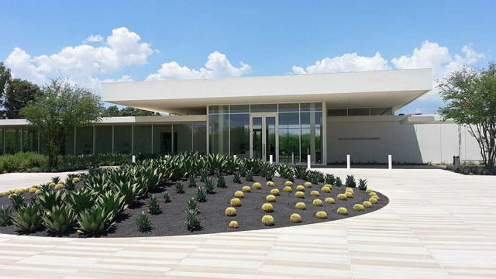 Ditch the Daily Grind: Explore the World's Most Luxurious Desert Homes