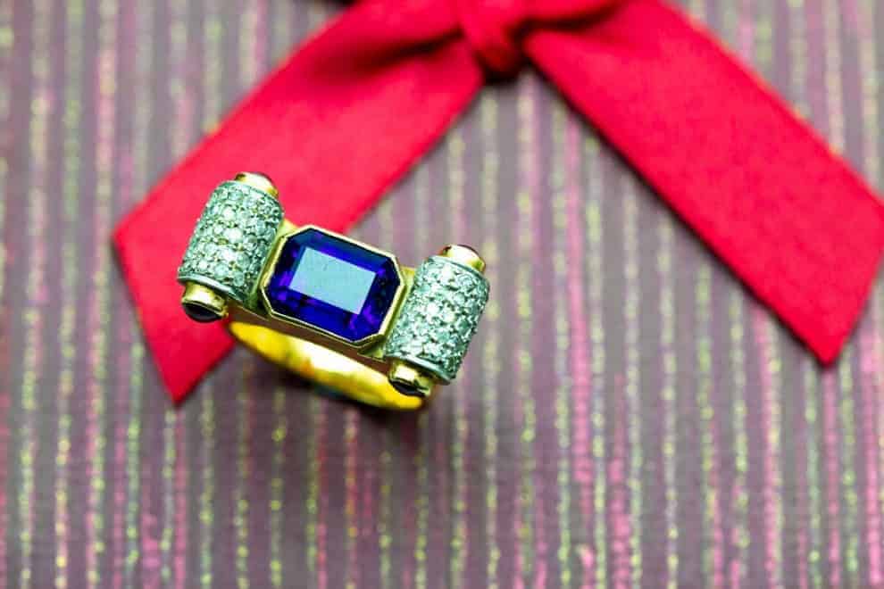 El Monte La Caja de Canarias Subasta febrero 2026 - Sortija oro estilo Chevalier (vista superior)