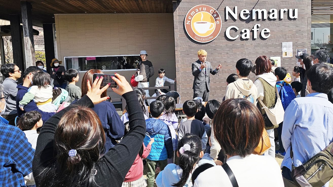 北陸新幹線 金沢敦賀間の開業記念イベント「こどもまんなか のりもの+マルシェ」 5 ネマルカフェ マジックショー