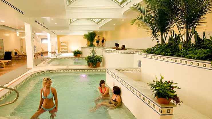 DISCOVER USA BEST HOT SPRING SPAS FOR ULTIMATE RELAXATION 5 quapaw bathhouse