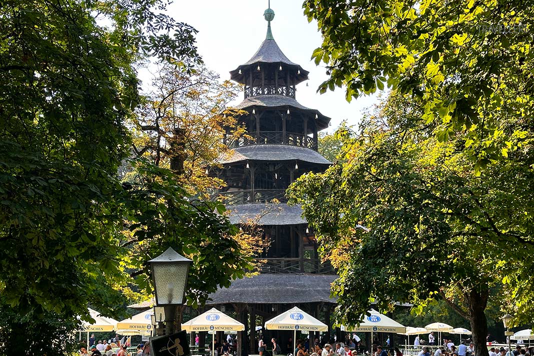 Der Biergarten am Chinesischen Turm in München