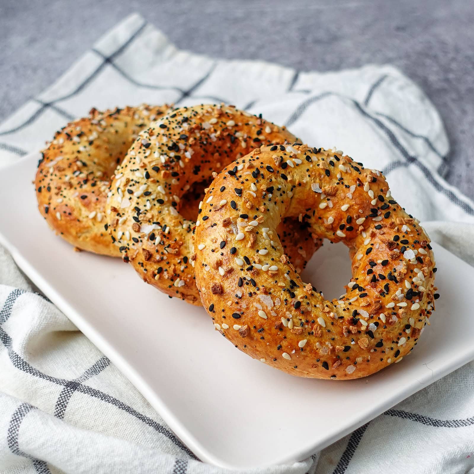 High-protein bagels