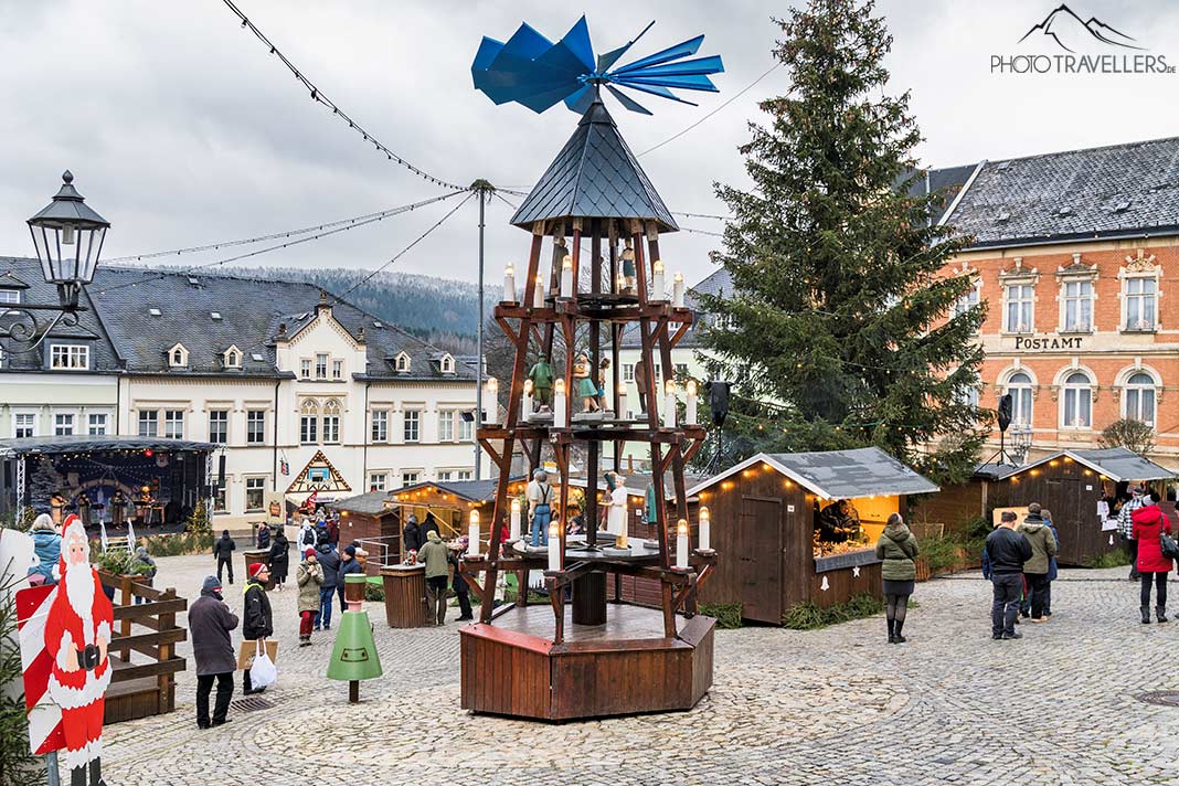Die Pyramide auf dem Lößnitzer Weihnachtsmarkt