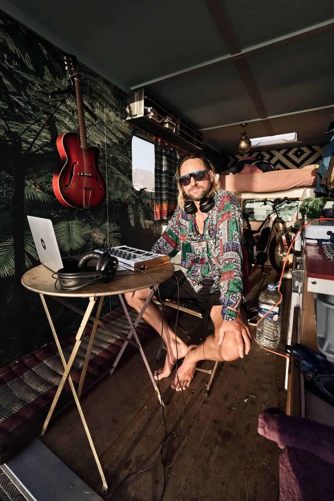 So Many Ways; Vanlife; 2022; Portugal; Teneriffa; travel; lifestyle; van; camper; lebensgeschichten; life stories; Saskia Uppenkamp; Portrait; Fotograf; Fotografin; Berlin; Friedrichshain; Studio; On Location; Reportage
