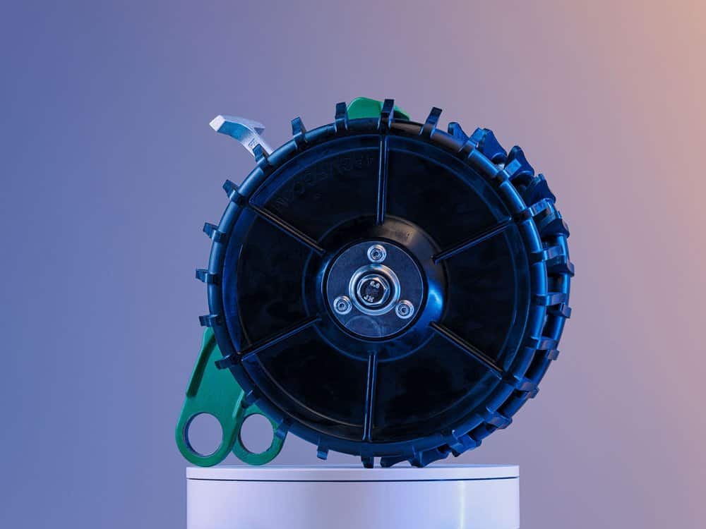 Centered view of the 4Ag closing wheel showing wheel hub and bracket