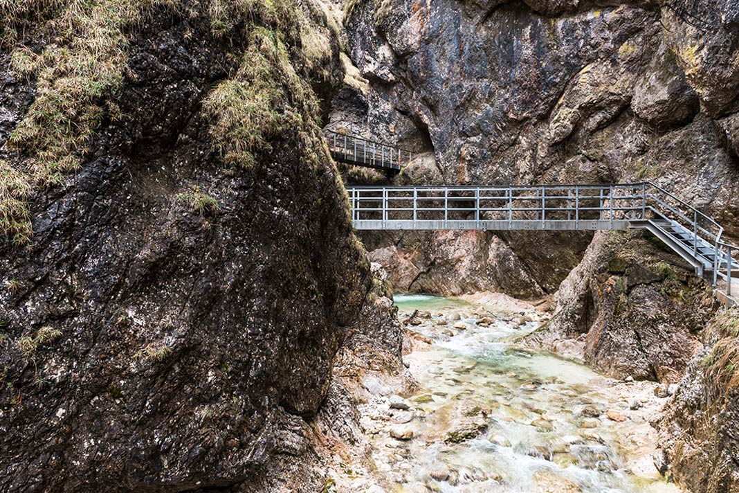 Stege in der Almbachklamm
