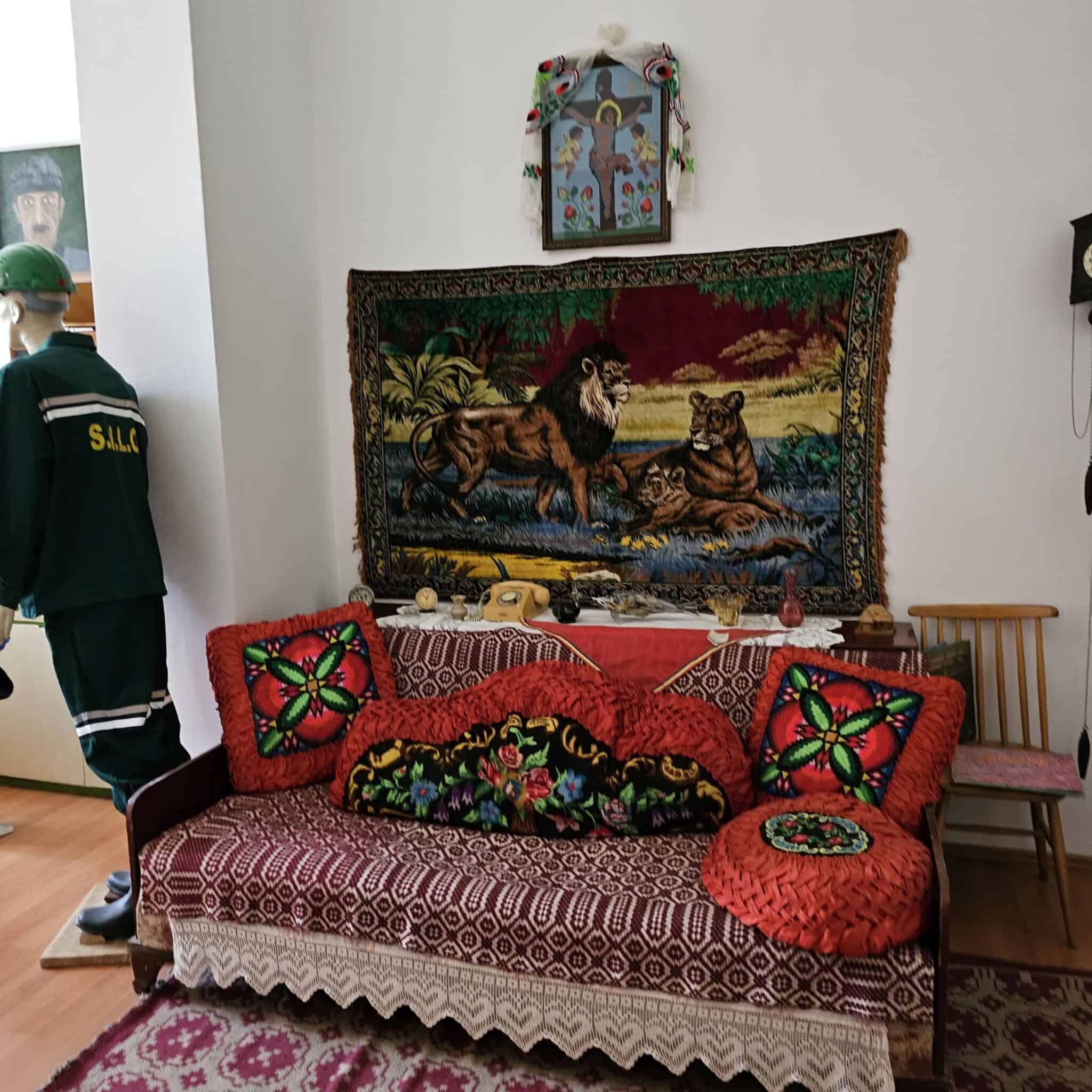 Muzeul Județean Gorj - sufragerie din comunism