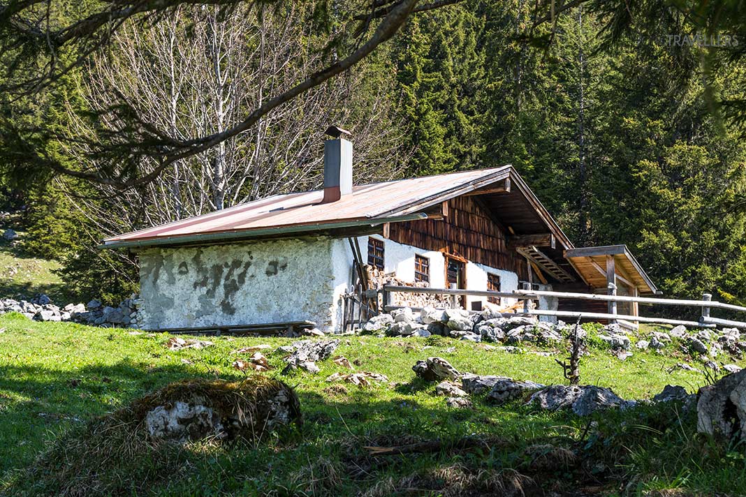Die Hirtenhütte im Wald