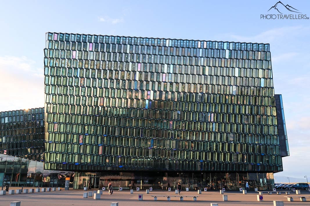 Das moderne Konzerthaus Harpa in Reykjavík